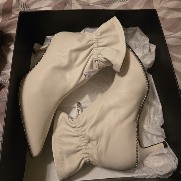 NEW Coach Elegant Cream Women's Boots - Picture 6 of 7